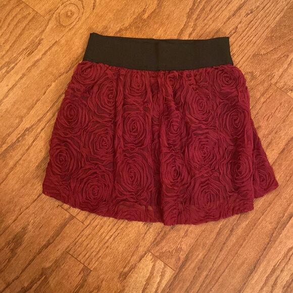 Stooshy mini skirt  - so cute - burgundy and black size M - Picture 6 of 6